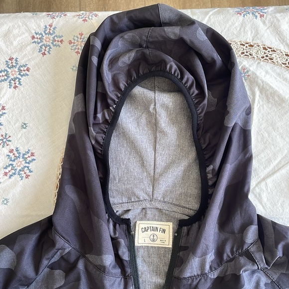 Captain Fin jacket size large black camo - Picture 3 of 5